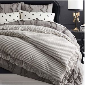 Full/queen POTTERY BARN duvet and sham sets (BRAND NEW)